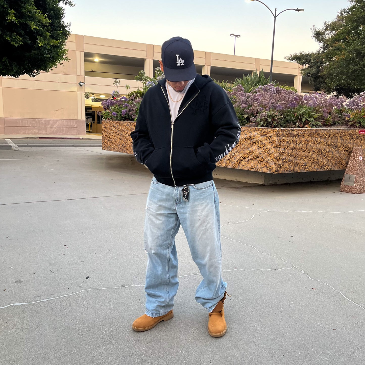 NEWCHAPPTER ZIP UP